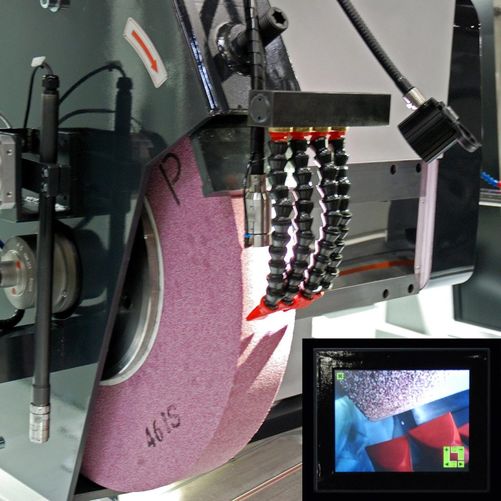 Camera for universal cylindrical grindind machine | FERMAT Machine Tool