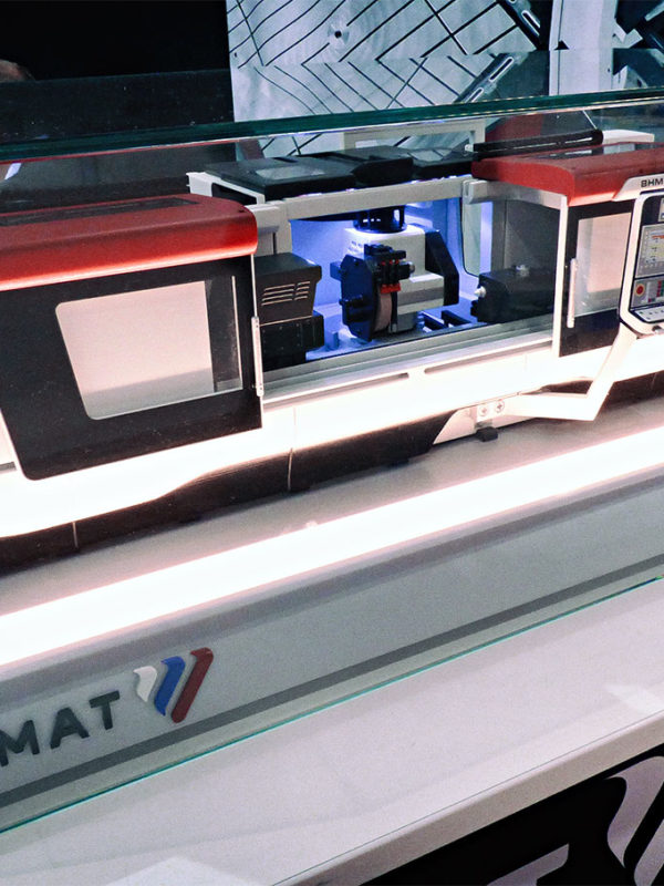 Modell CNC-Schleifmaschinen BHM MSV | IMT 2016 - der Ausstellerstand der firma FERMAT Machine Tool
